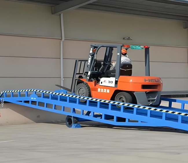 桑植移动式卸货平台（叉车用）